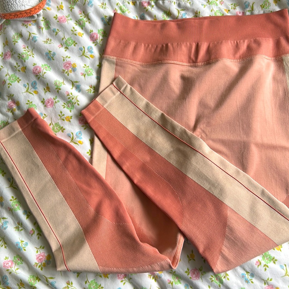 Lululemon contour leggings